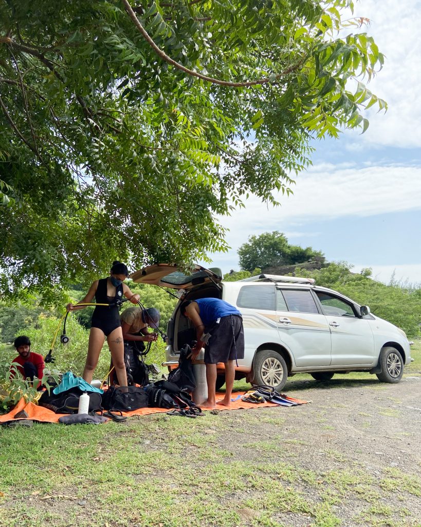 handling scuba equipment