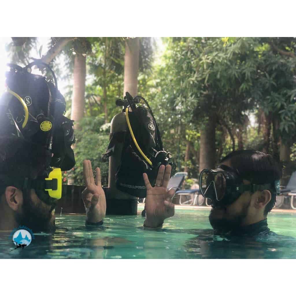 Swimming Pool Experience Diving - Image 4